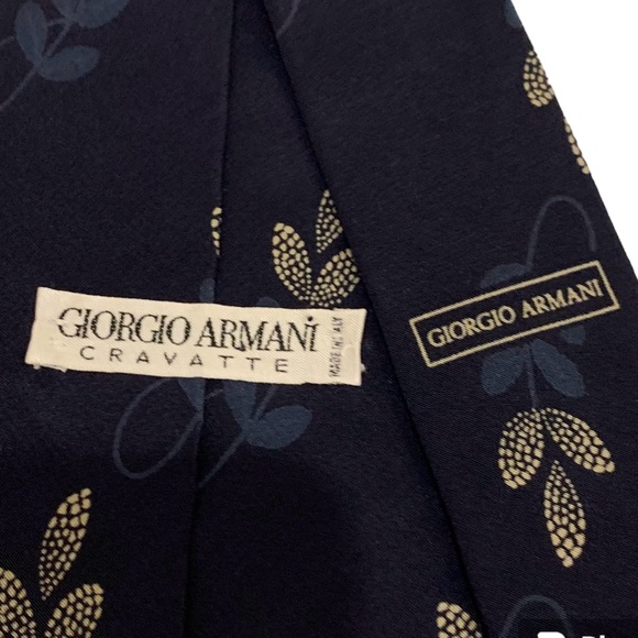 Giorgio Armani Navy Leaf Patterned Silk Tie - Picture 5 of 7